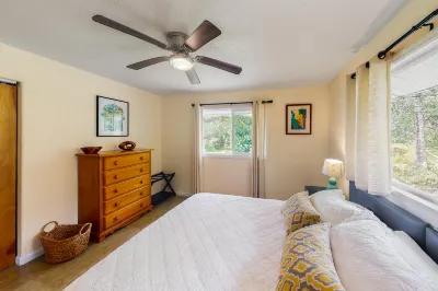 Wonderful oceanfront oasis on the cliffs with breathtaking lanai view & sunrises Hotel dekat Panaewa Rainforest Zoo and Gardens