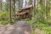 Dog-Friendly Riverfront Gem w/ a Private Hot Tub, Gas Fireplace, & Free WiFi Hotels in Mt Hood Village