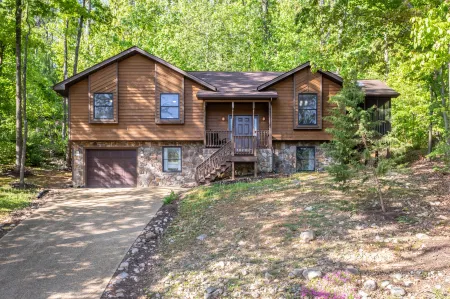 Serene Retreat with Hot Tub and Game Room - Cozy Mountain Haven