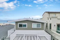 Spectacular Ocean Views and Spacious Decks - Charming Coastal Haven