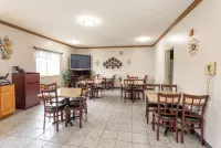 Super 8 by Wyndham Big Rapids - Bữa sáng