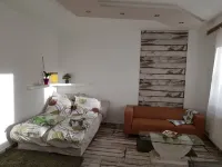 Cozy in Downtown with free parking - 2-Star