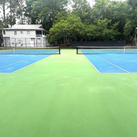 Family-Friendly Townhome with Resort Amenities Included - 1/2 Mile to Beach
