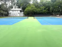 Family-Friendly Townhome with Resort Amenities Included - 1/2 Mile to Beach