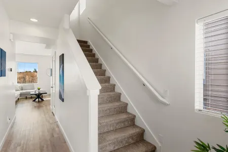 Charming Retreat - Fireplace, Bikes, Near Marina