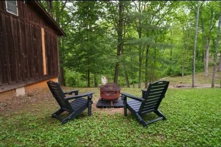 Couples Spa and Luxurious Shower - Cozy Kentucky Retreat