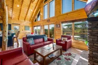 Hot Tub, Theater, Fire Pit and Pool Table - Gorgeous Mountain Retreat Hotels in Sevier County