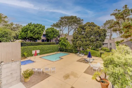 Stunning Retreat - Ocean Front, Pool & Spa, Views