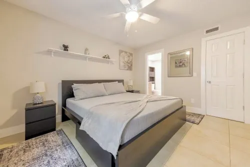 Beautiful two bedroom apartment in Naples