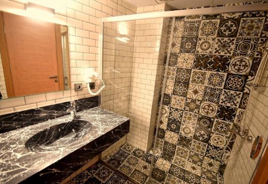 Renk Otel Karşıyaka