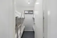 Costello Hotels - Moonta Bay Cabins Hotels in Wallaroo