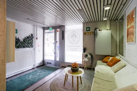 Hiisi Homes Helsinki Haaga Отели рядом с достопримечательностью «Isonneva Playground»