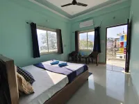 ยูบิกซ์ โฮม ริชิเกช - โฮสเทล