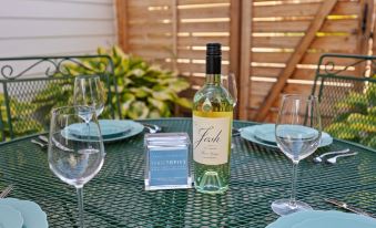 Upbeat Retreat - Enjoy Bikes, Brews and Mtn Peaks!