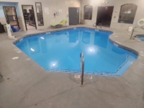 캐시 리워즈 인 & 스위트 로즈웰 호텔