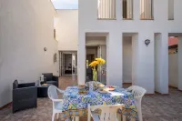 PRIVATE VILLA WITH Wi-Fi, PARKING AND AIR CONDITIONING