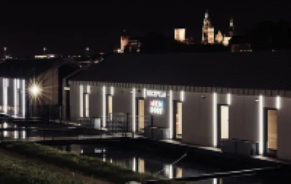 نيو بورت هوتل Hotels near مركز أي سي إي للمؤتمرات
