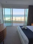 Kirra Surf Apartments - balcony