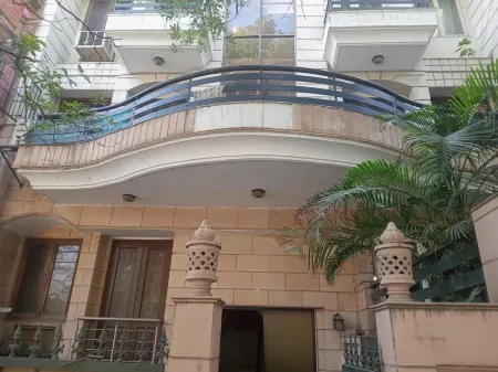 3 Bed Flat - Sleeps 6 - Parking - Wifi Отели рядом со станцией Moolchand