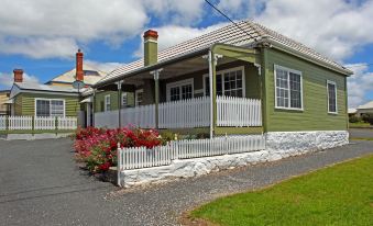 Stanley Hotel & Apartments