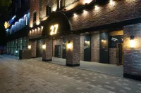 27 Hotel