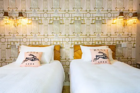 Motel Chelsea Отели в г. Ле Коллин-де-л'Утауе