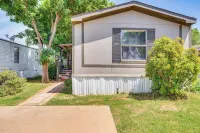 13 Mi to OKC Edmond Home with Pool Access! Hoteles en Edmond