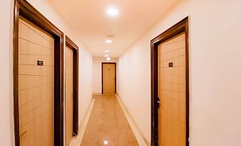 Roomshala 173 Hotel Royal Inn