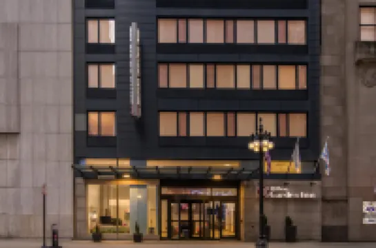 Hilton Garden Inn Chicago Downtown Riverwalk