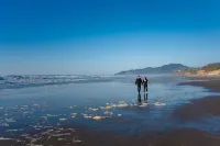 Moolack Shores Inn - Beach