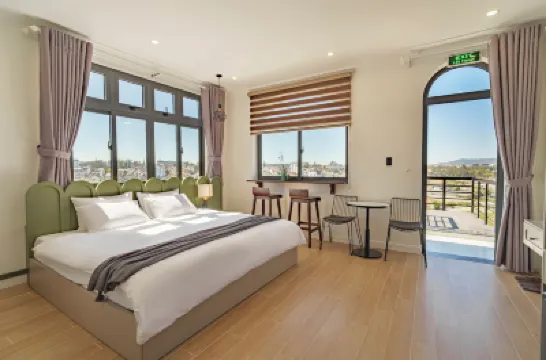 ストリジ ホーム & コーヒー 霊福寺 (リン・フオック寺)周辺のホテル