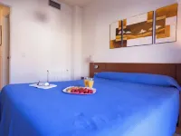 Apartamentos Marina Turquesa โรงแรมในเนร์คา