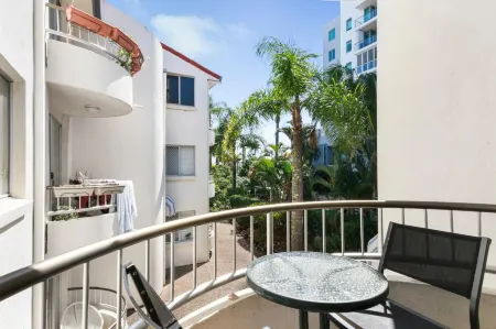 Superb 1 Bedroom Apartment Near the Beach