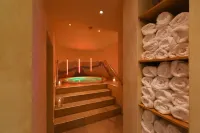 Cella Central Historic Boutique Hotel فنادق في زيل أم سيي