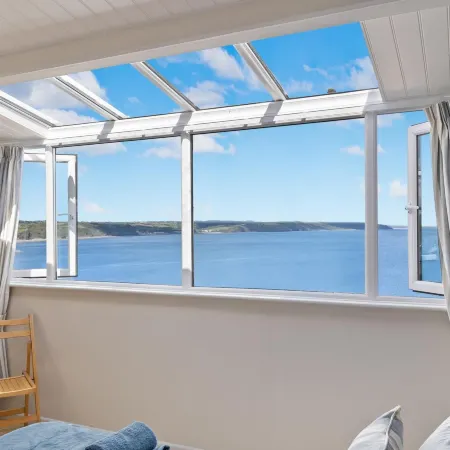 Cystanog Fach - Spectacular Sea Views, Balcony and Terrace, Parking