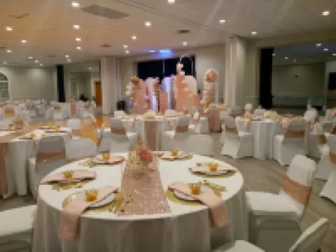 Whalers Inn and Suites