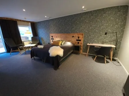 Hotellet I Jörn AB Отели в г. Шеллефтео