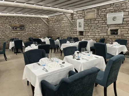 Logis le Marronnier Отели в г. Сеньи