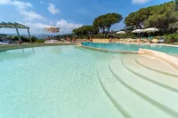Residence le Grazie Est - Pools