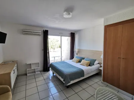 Résidence Saint Michel Отели в г. L'Ile-Rousse