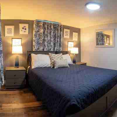 3BedroomApt Pool CampFire PlayArea Rooms