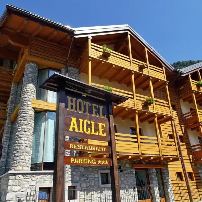 Hotel Aigle Hotels near Aretù