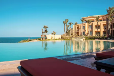 Royal Tulip Korbous Bay Thalasso & Springs Отели в г. Takelsa