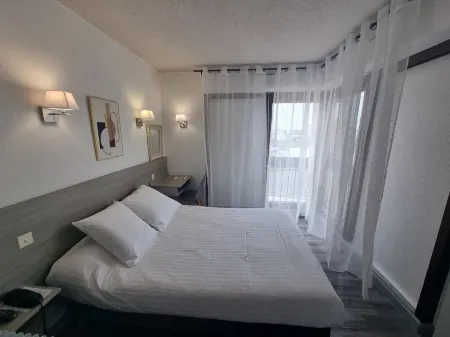 Hôtel le Vascon Отели в г. Дакс