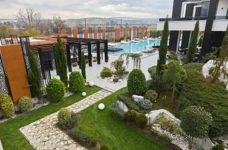 Hotel Mirror Skopje Отели в г. Петровец