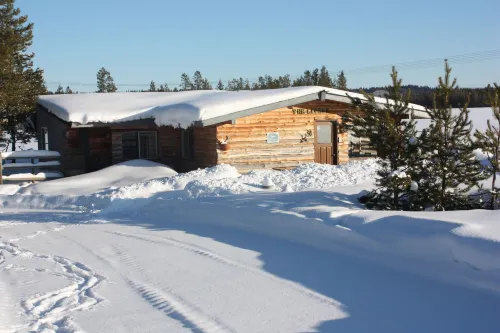 Woodhouse Cottages and Ranch Hotels in Fraser-Fort George C