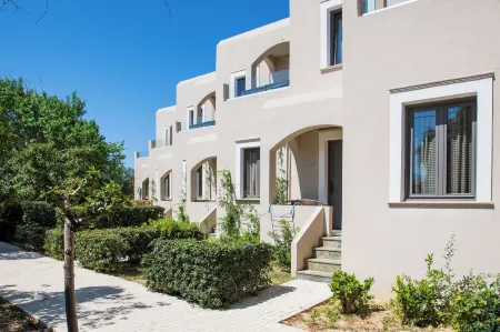 Malena Hotel & Suites - Adults Only by Omilos Hotels Отели рядом с достопримечательностью «Senses Club»