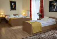 Pavilon Hotels in Kaliste