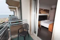 Hotel Adlon - Merinäköala