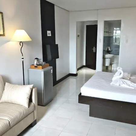 Ninong's Hotel